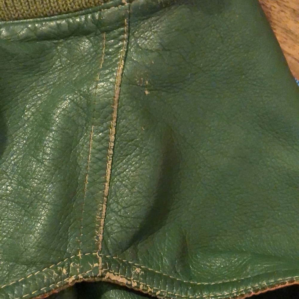 Unique Vintage Saks Fifth Ave Green soft lamb skin Leather Vest - Picture 8 of 9